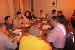 El doctor Luis Mella y alcalde de Quillota encabezó el Comité de Policial Ampliado junto al delegado presidencial provincial José Orrego. en donde participaron Carabineros, PDI, la Cámara de Comercio, la Dirección de Seguridad Pública y Familias y la Unidad de Desarrollo Económico de la comuna.